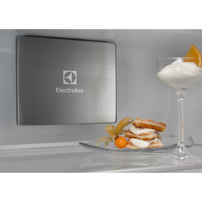 Electrolux - Vestavné chladničky s mrazákem - KNP7TE75S